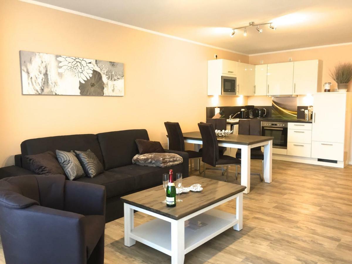 Mueritz-Brise Apartment Waren  Ngoại thất bức ảnh